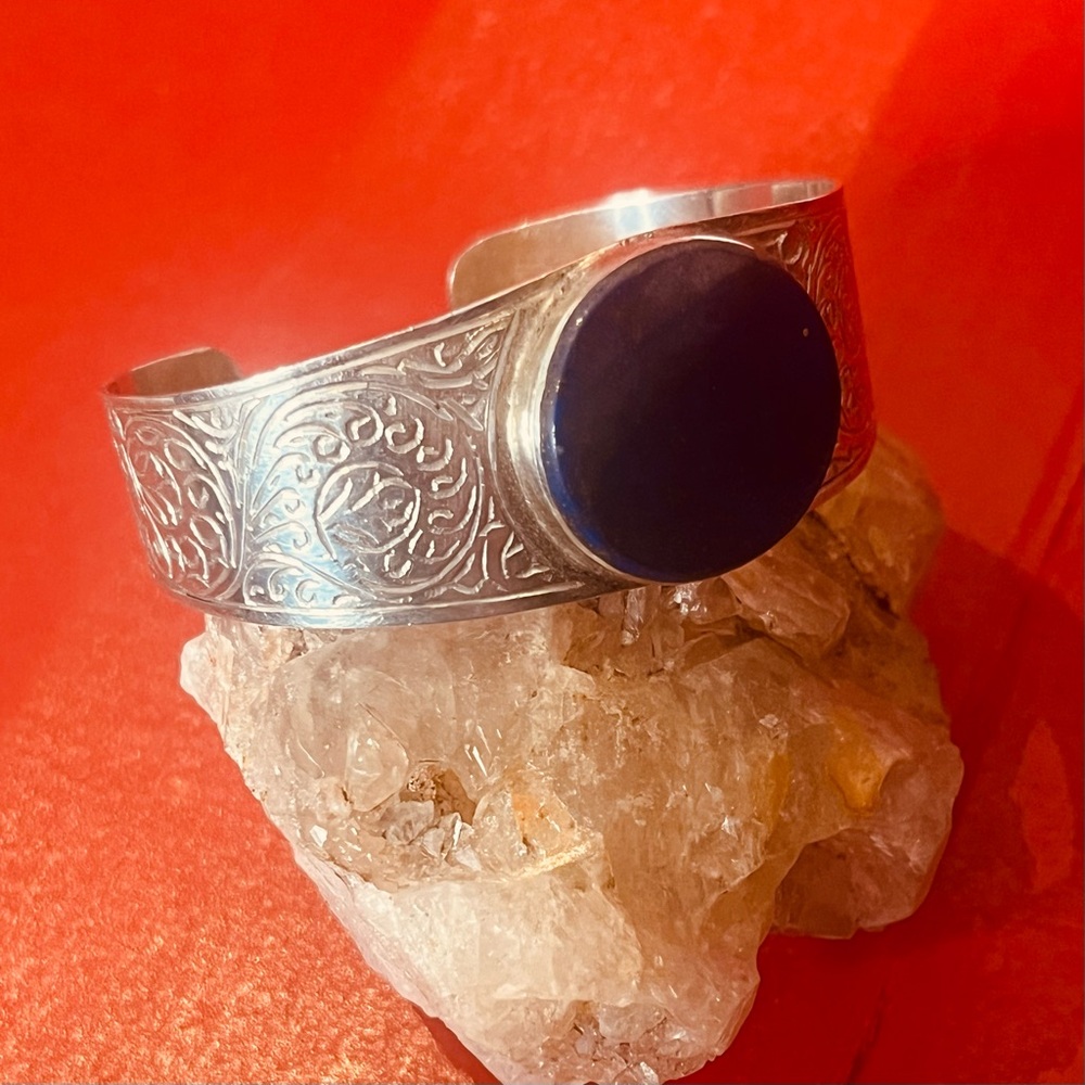 Elegant Silver and lapis unisex  Bracelet